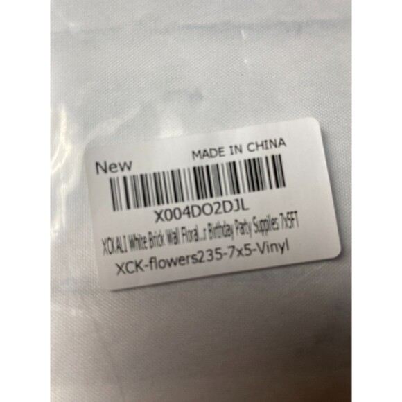 XCKALI White Brick Wall Floral Happy Birthday Backdrop 7x5ft - Picture 6 of 7